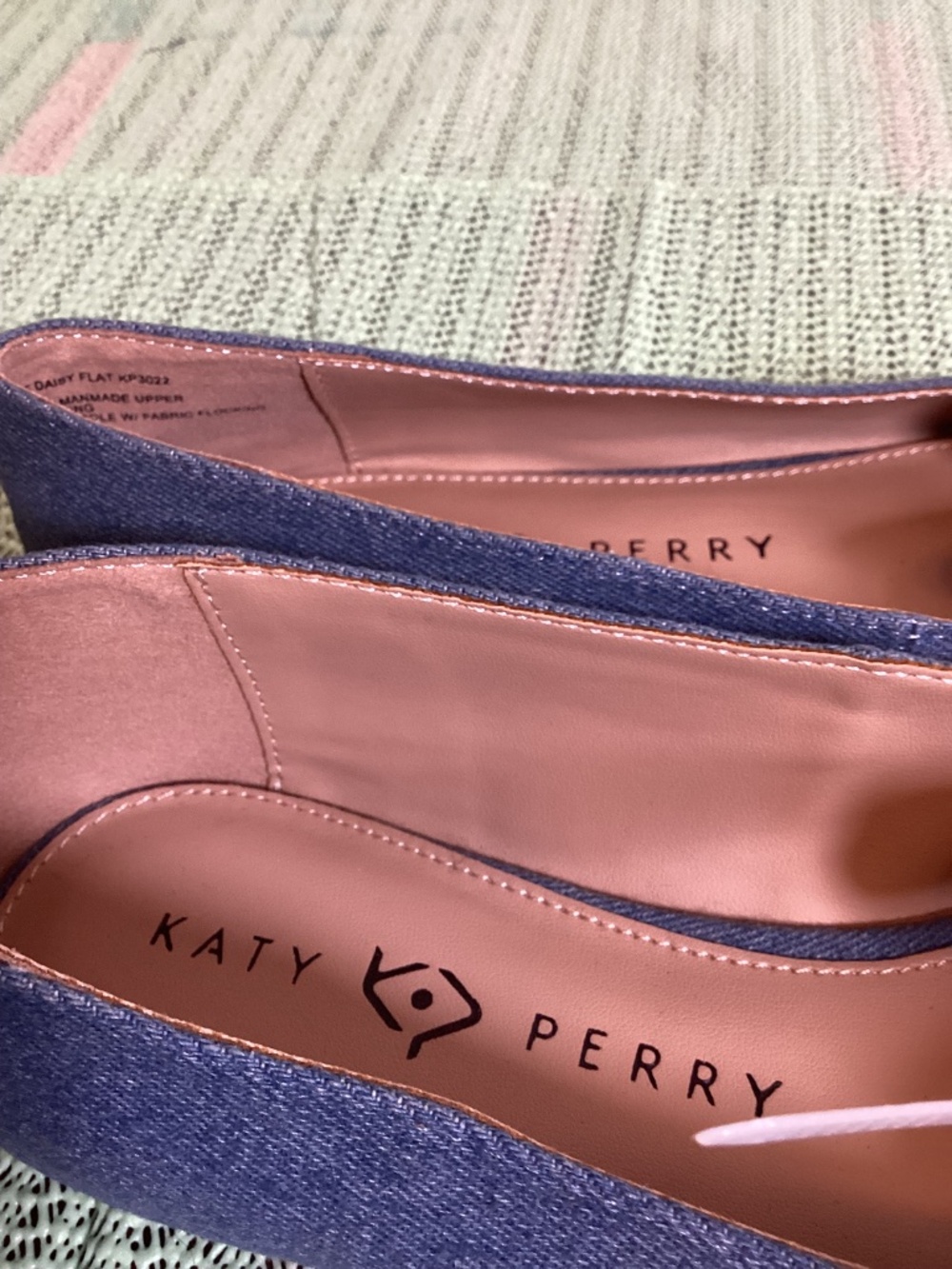 Katy Perry vamp square denim flats with daisy cut out SZ 9 flower power,dainty - Picture 8 of 11